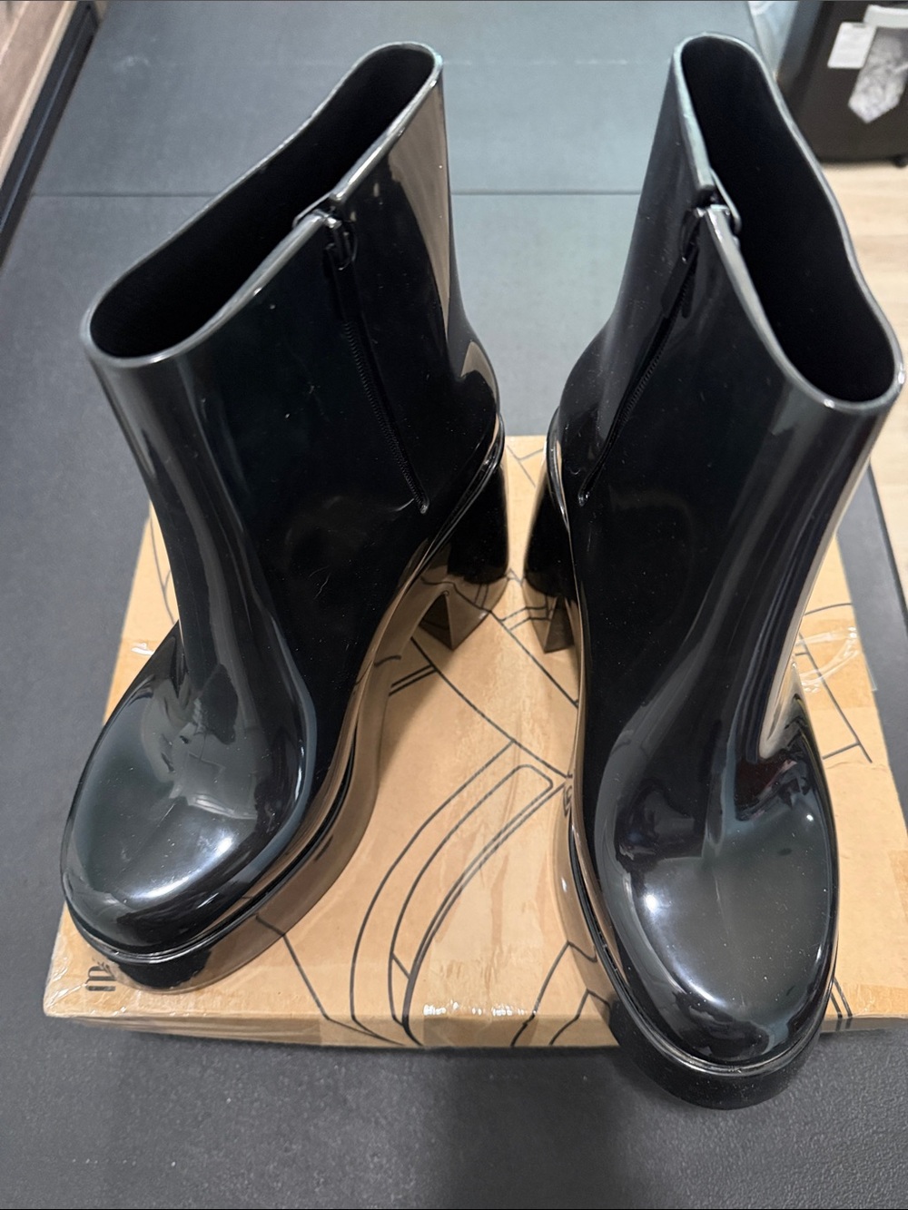 Men’s Black Glossy Rubber Ankle Boots - Sleek Platform Heel M11 EUR44 JPN28